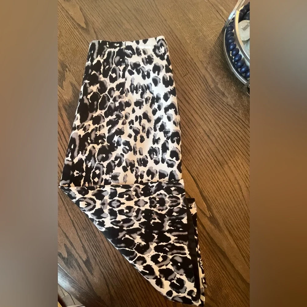 Mossimo, size 4, black/white pencil skirt - Picture 3 of 3